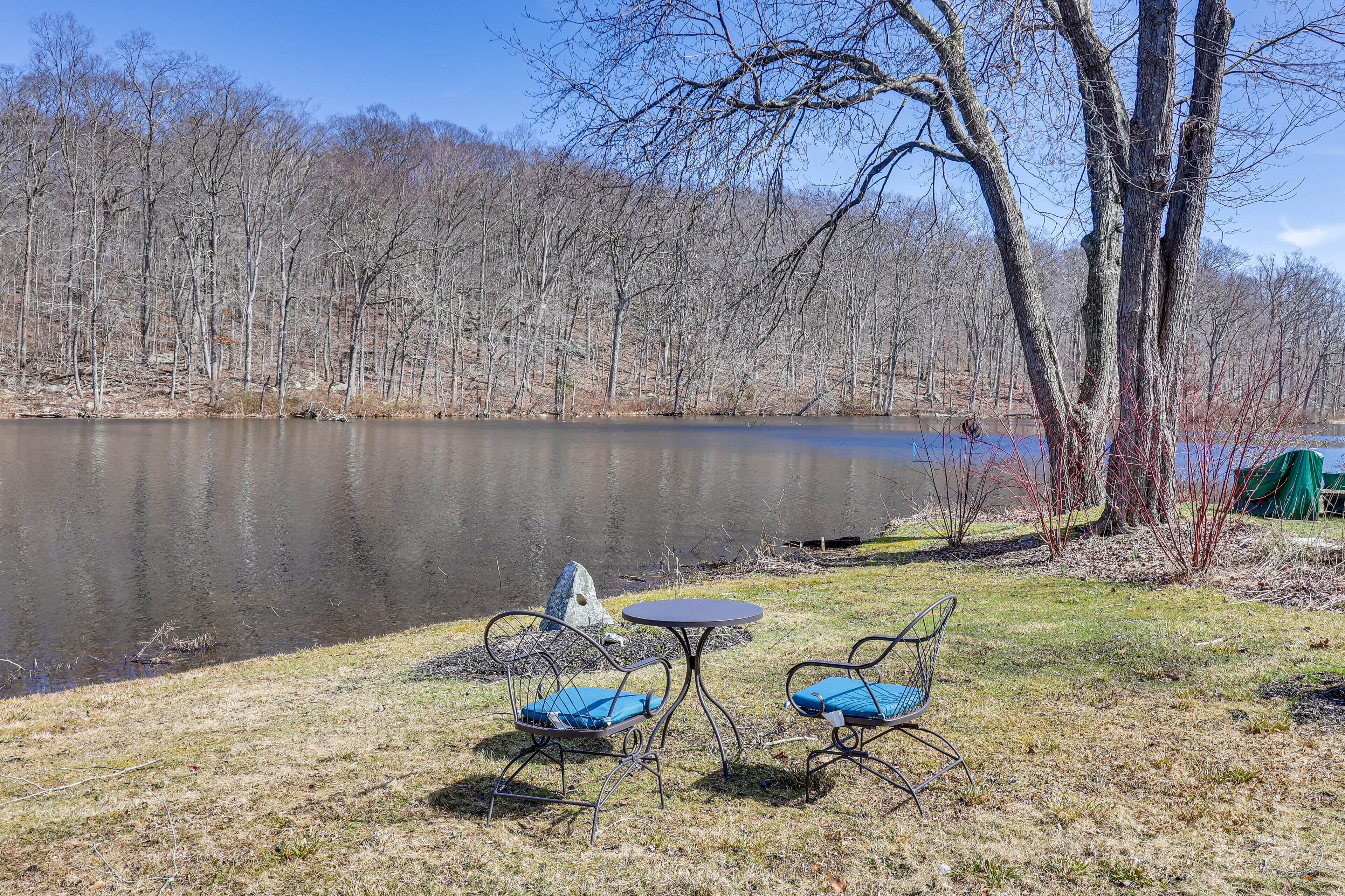 Charming Deep River Vacation Rental on Star Lake!