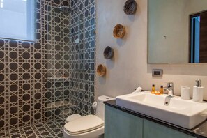 무료 세면용품, 헤어드라이어, 목욕가운, 타월