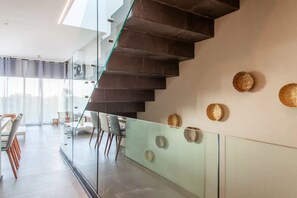 Flat-screen TV - Kite Suite 207 (Tulum)