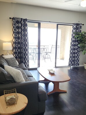 Smart TV, books - 9th Floor Riverwalk Retreat.....With Even Better Views!! (Wilmington)