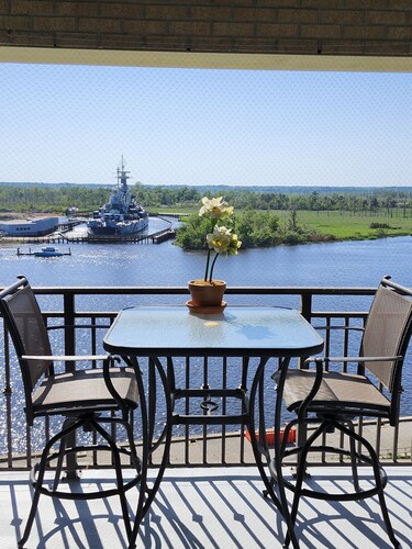 9th Floor Riverwalk Retreat.....With Even Better Views!!