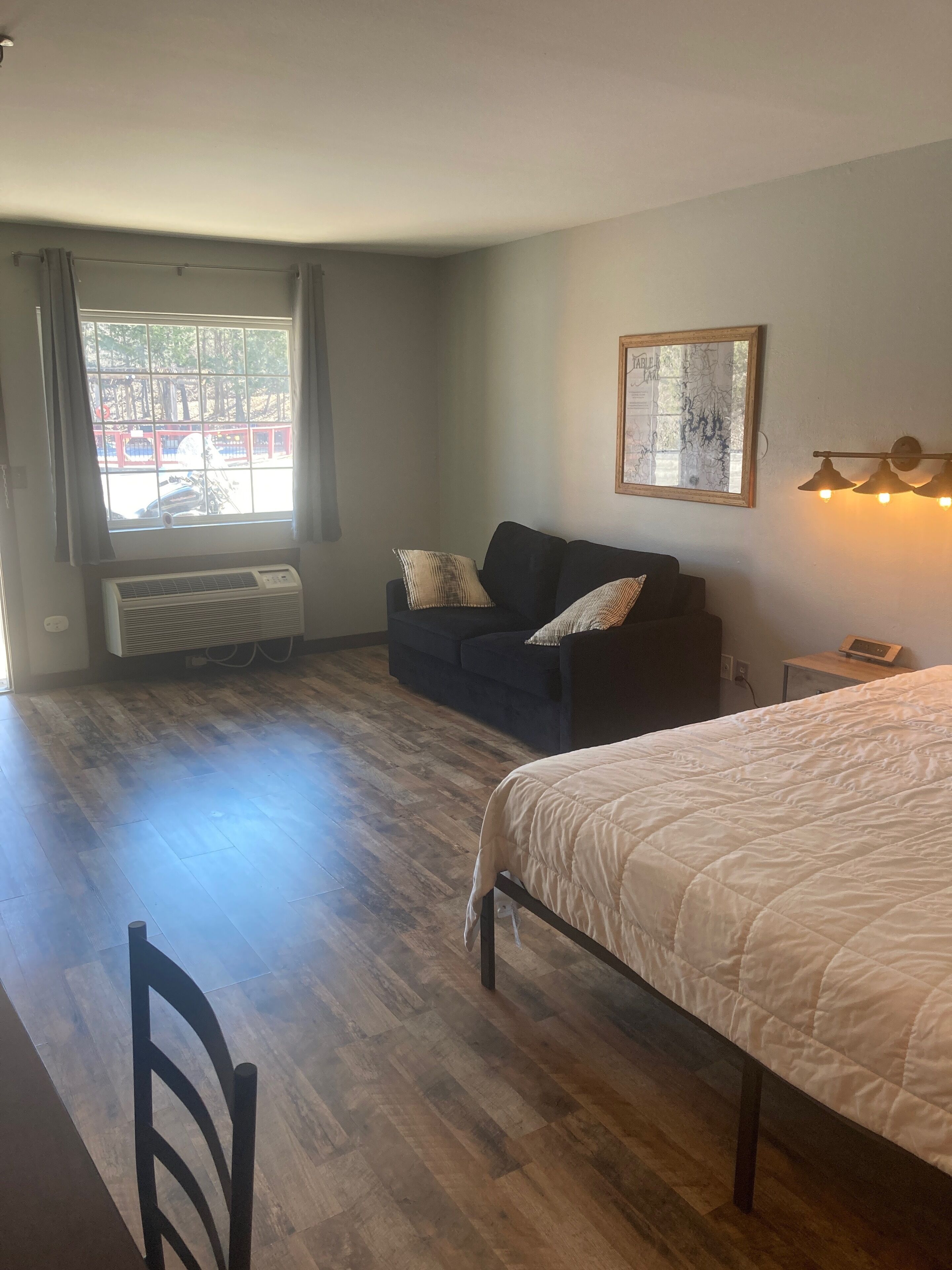 Royal Condo | 1 bedroom, premium bedding, memory foam beds, free WiFi