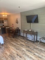 Royal Condo | Living area | Smart TV