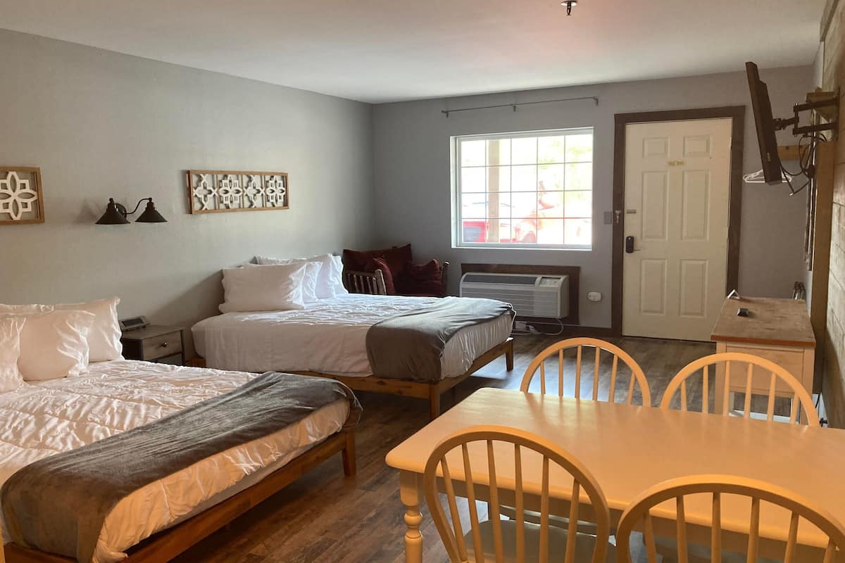Signature Condo | 1 bedroom, premium bedding, memory foam beds, WiFi (free)