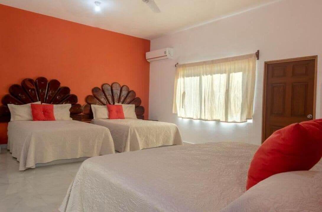 标准三人房, 多张床, 公共浴室, 庭院景观 | 高档床上用品、加厚床垫、特色装修、特色家居