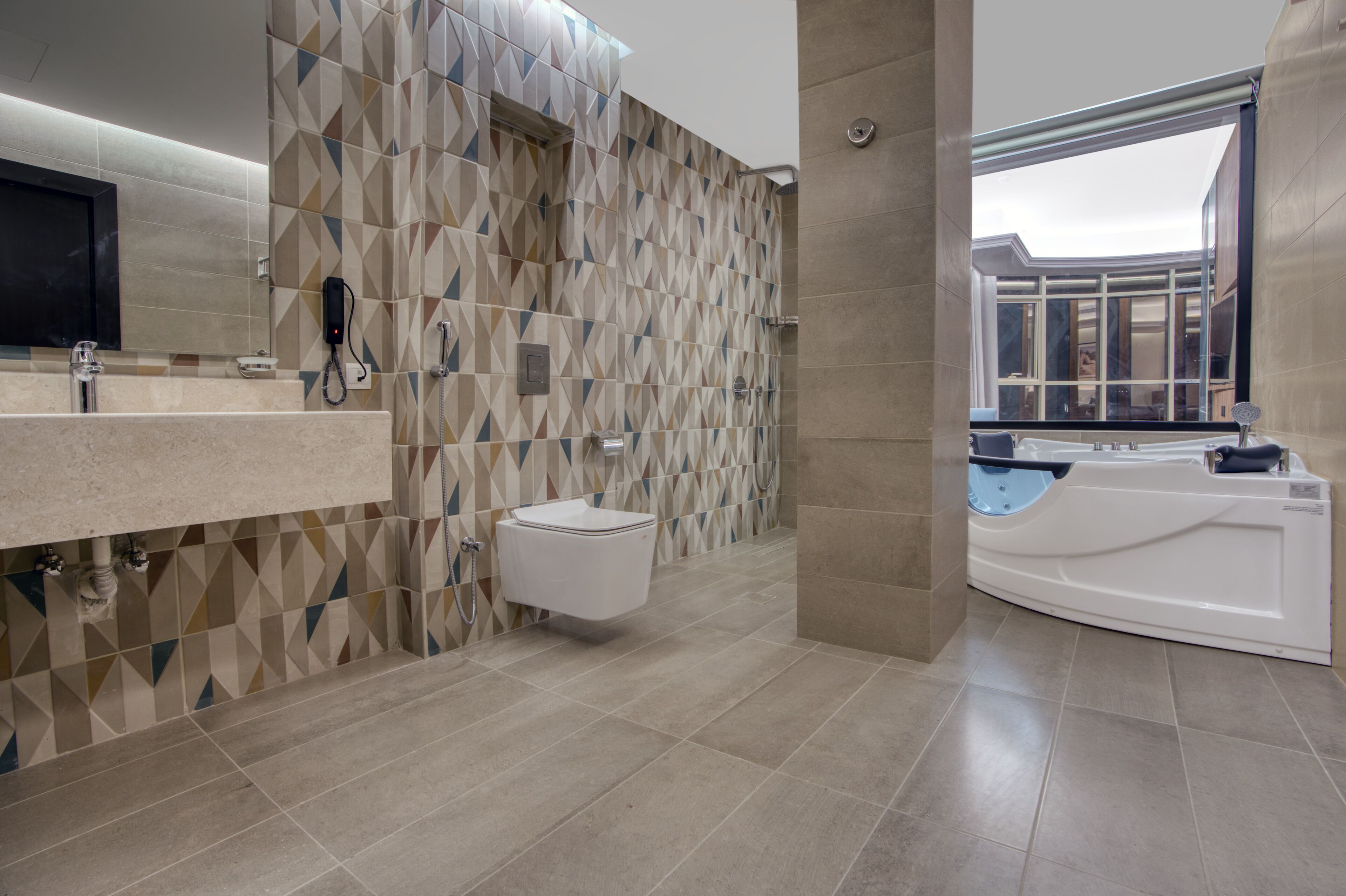 Executive Suite, 1 King Bed | Bathroom