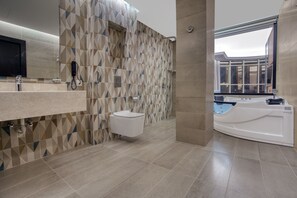 Executive Suite, 1 King Bed | Bathroom - Aluya Hotel (Jeddah)