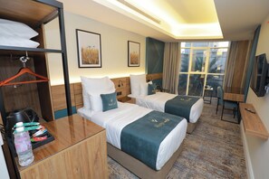 Standard Twin Room | Living area - Aluya Hotel (Jeddah)