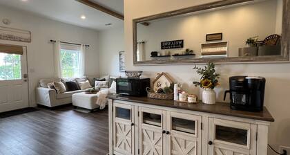 Modern Farmhouse Bungalow | Panoramic Views of Pigeon Forge - 5 Min to Strip