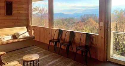 Luxury 7BR Smoky Mountains Cabin | Private Pool w/ Epic Pigeon Forge Views