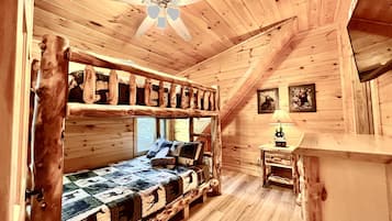 4 bedrooms, iron/ironing board, travel crib, free WiFi