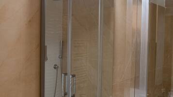Chambre Double Deluxe | Salle de bain