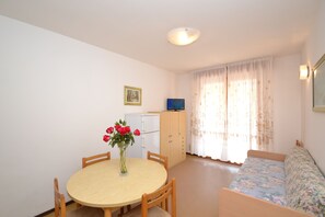 Apartment, 1 Schlafzimmer, Balkon, Stadtblick | Innenbereich
