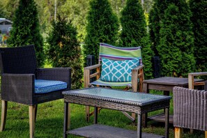Deluxe Apartment, 2 Bedrooms, Garden View | Terrace/patio