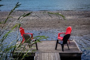 Exterior - Rayleigh River Retreat - Garden Oasis (Kamloops)