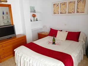 2 soverom, strykejern/-brett, wi-fi (inkludert) og sengetøy