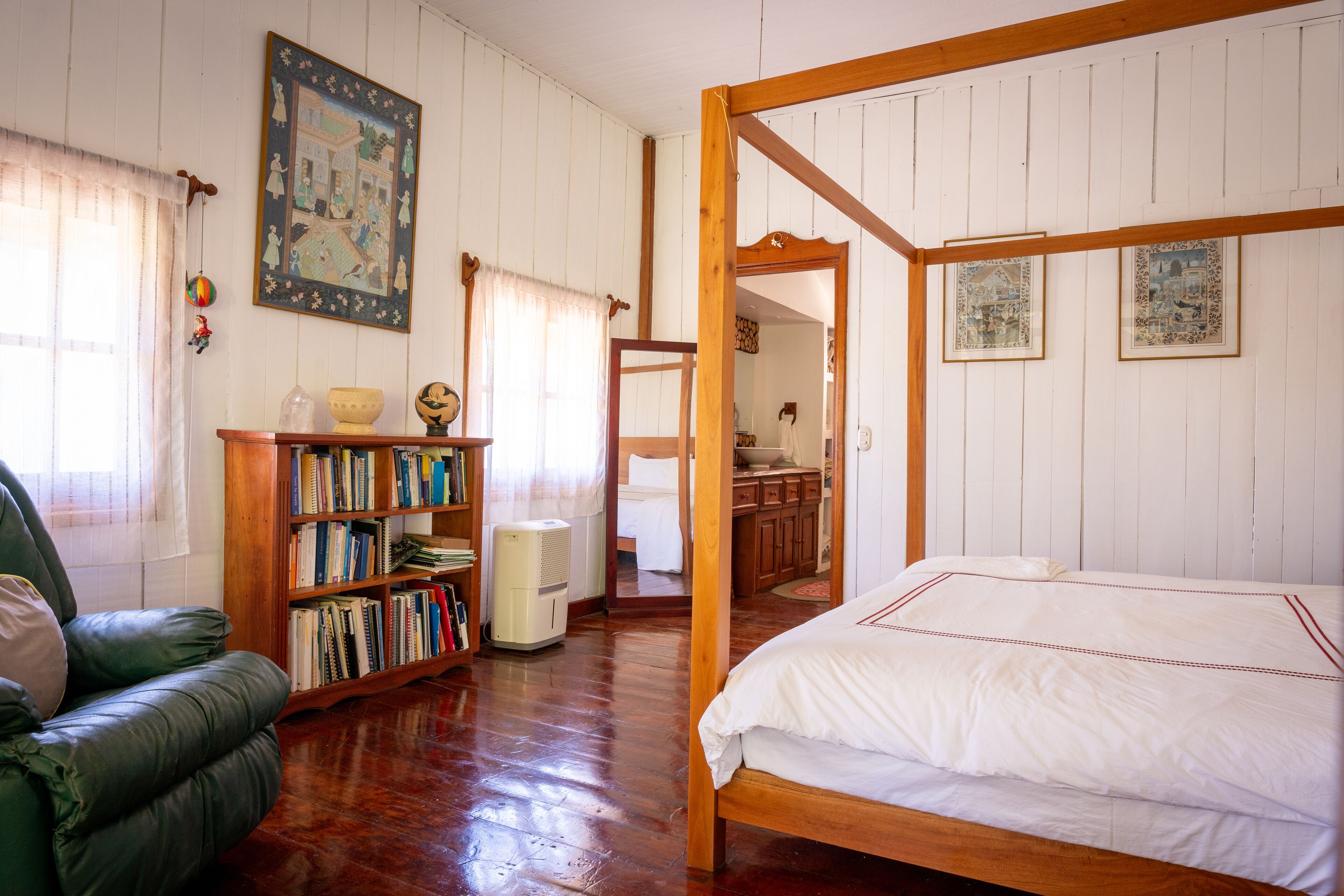 4 bedrooms, desk, free WiFi, bed sheets