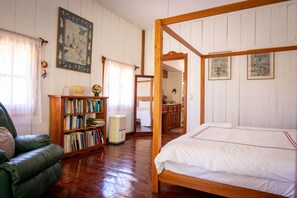 4 bedrooms, desk, free WiFi, bed sheets