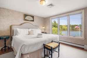 6 quartos, ferros/tábuas de passar roupa, Wi-Fi, roupa de cama