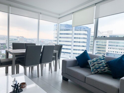 Lujoso Depa con Vista a Todo Guayaquil!