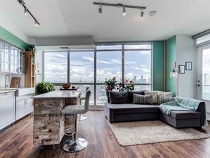 TV connectée, lecteur de DVD, chaîne hi-fi