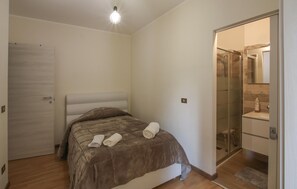 3 quartos, Wi-Fi de cortesia, roupa de cama