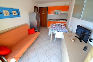 Dining - Peaceful Apartment on the Coast of Bibione (San Michele al Tagliamento)