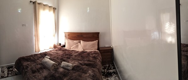 2 bedrooms, iron/ironing board, WiFi, bed sheets