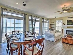 Dining - L'Hermione (Gloucester)