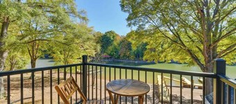Tranquil Lakefront Carriage House with Dock