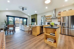 Interior - The Birdhouse - Lake View with Dock (Mooresville)