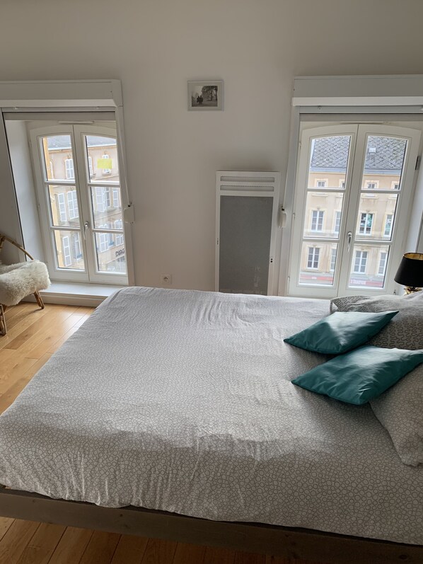 2 chambres, bureau, fer et planche à repasser, Wi-Fi gratuit