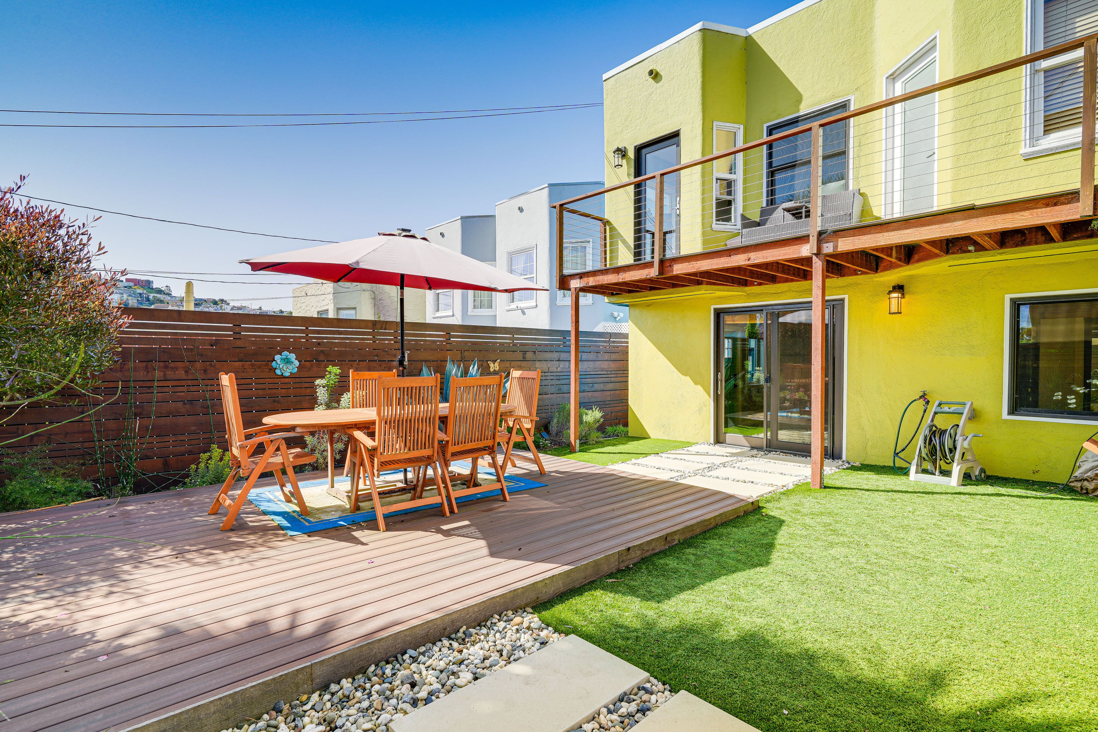 San Francisco Retreat w/ Lovely Yard & BBQ Grill!
