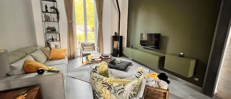 TV connectée, cheminée