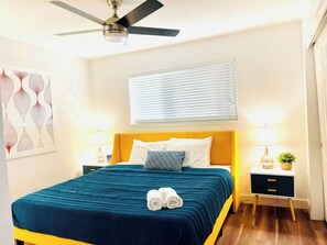 4 bedrooms, iron/ironing board, WiFi, bed sheets - Remodeled 4BR near Maidu Park · Roseville/Granite Bay · Pets OK (Roseville)