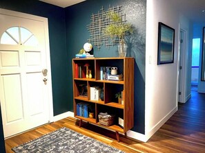 Interior - Remodeled 4BR near Maidu Park · Roseville/Granite Bay · Pets OK (Roseville)