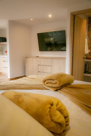 1 bedroom, iron/ironing board, WiFi, bed sheets