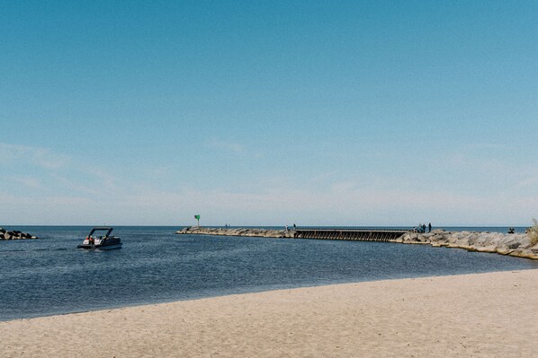 På stranden och strandhanddukar