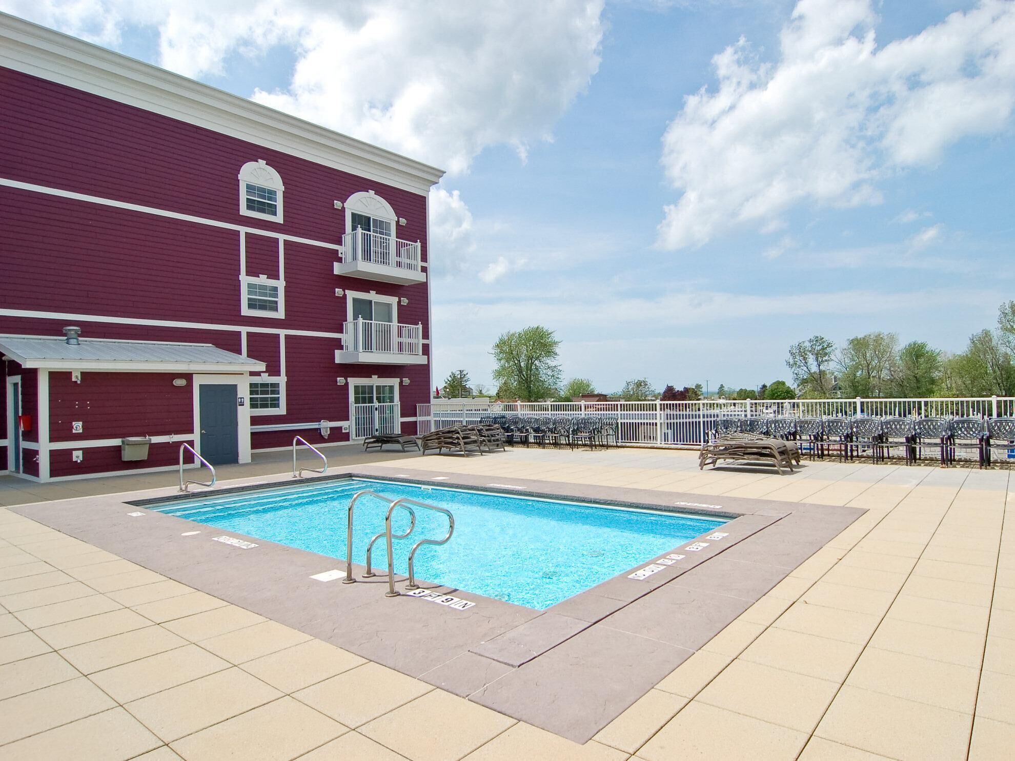 Innenpool, Außenpool