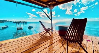 Enjoy Secret Beach sunsets, fully equipped 3bd house, large deck, AC, WiFi,