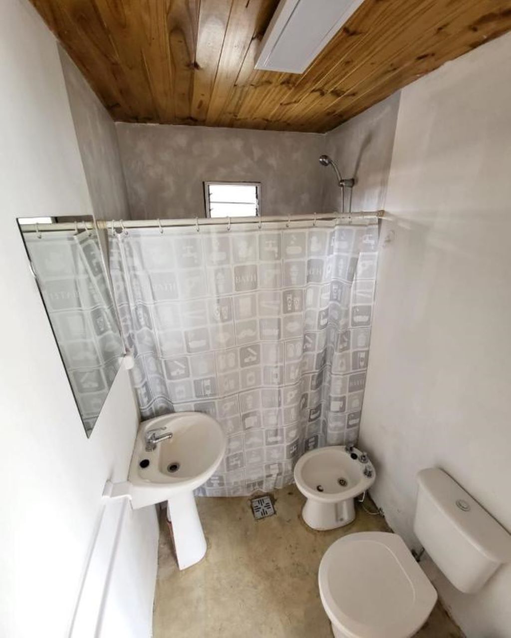 淋浴设施、毛巾、肥皂、洗发水