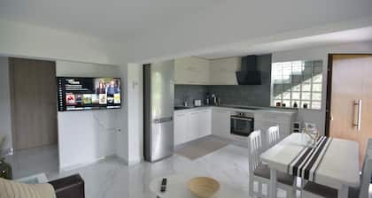 Theros-Cottage 1