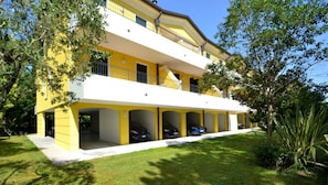 Departamento, 1 habitación, balcón, vista al jardín | Exterior