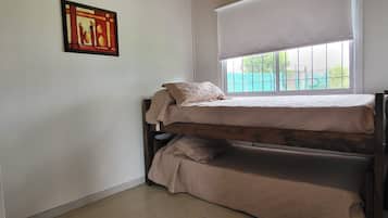 2 bedrooms, iron/ironing board, WiFi, bed sheets