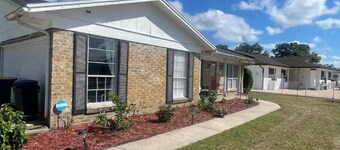 Quiet one bedroom apartment