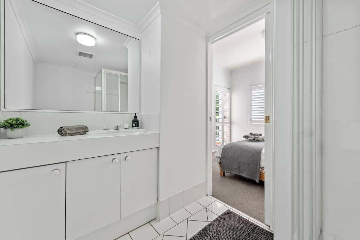 2 bedrooms, iron/ironing board, travel cot, WiFi