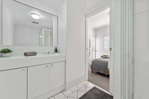 2 bedrooms, iron/ironing board, travel cot, WiFi