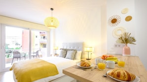1 室のベッドルーム、WiFi、ベッドシーツ