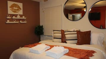 4 bedrooms, WiFi, bed sheets