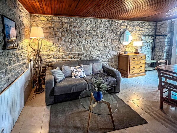 TV - Etel - 3 room townhouse - 70 sqm - Wifi (ETEL)